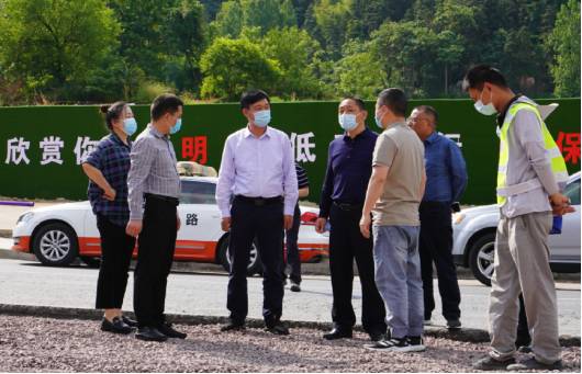 六安市公路管理處黨委書(shū)記、主任楊廣來(lái)一行蒞臨指導(dǎo)我司項(xiàng)目